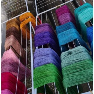 5.  Sa. 24. Mai 14:00 Handfärbeworkshop mit Frau Wolldrachen